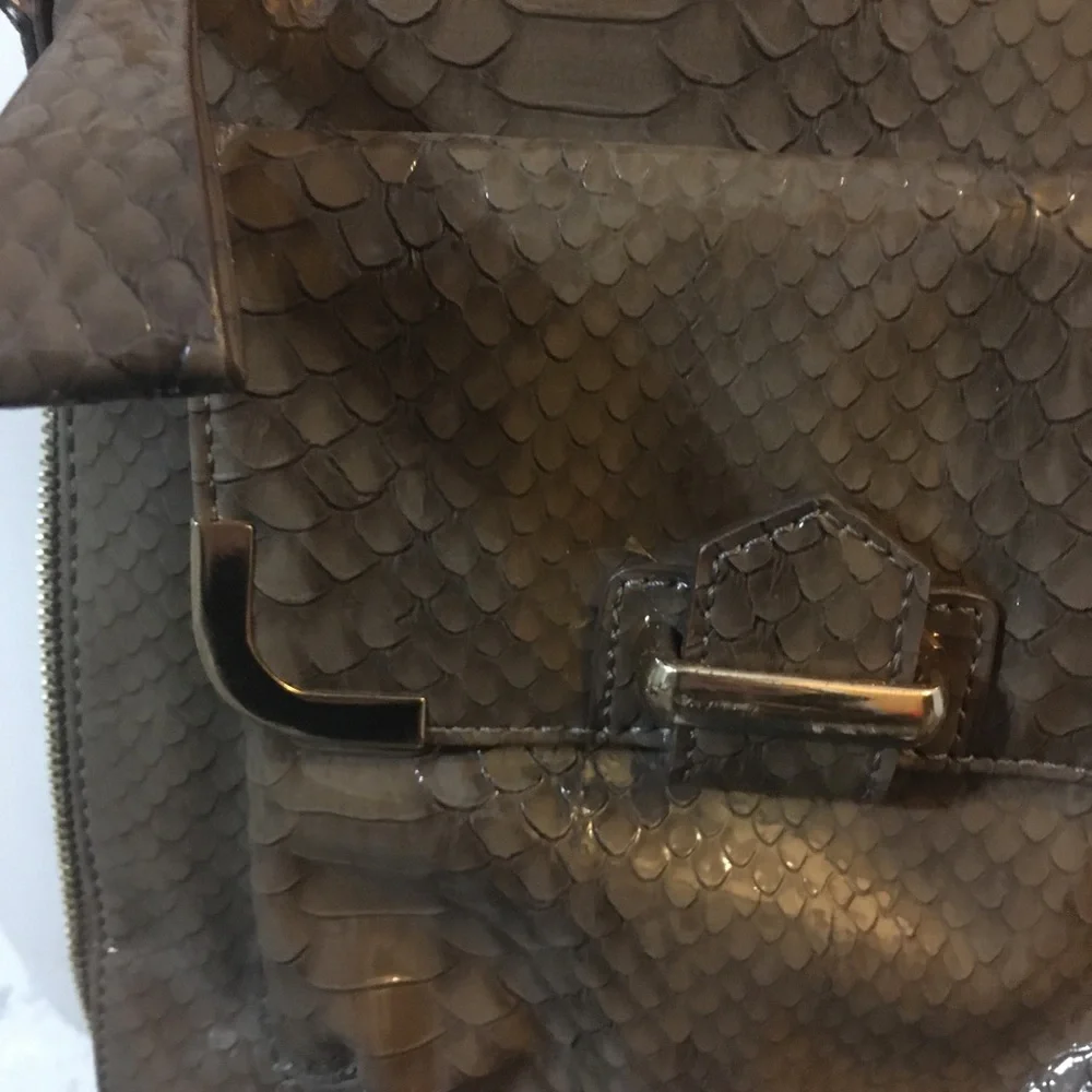 Gianni Bini‎ croc embossed leather bag
